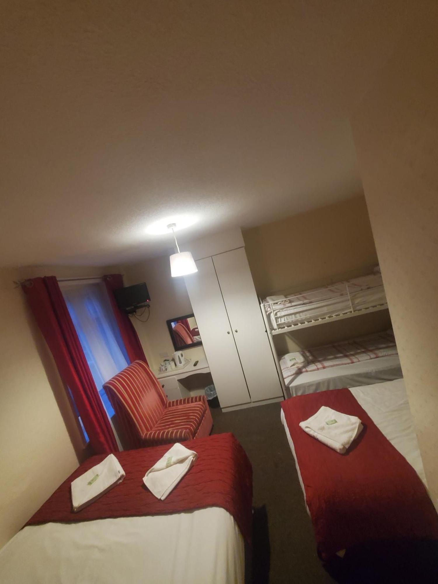 The Melville Hotel - Central Location Blackpool Bagian luar foto